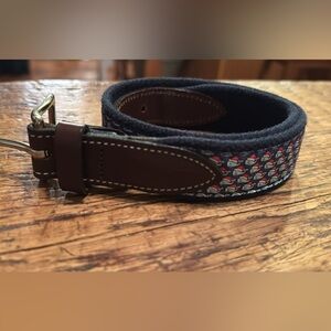 Vineyard vines boys Christmas belt size 24